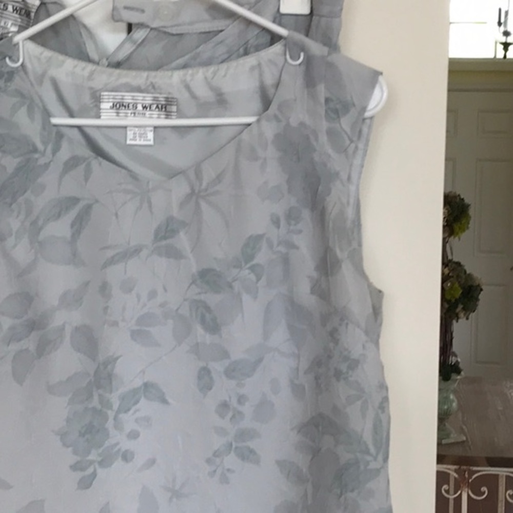 Sleeveless top